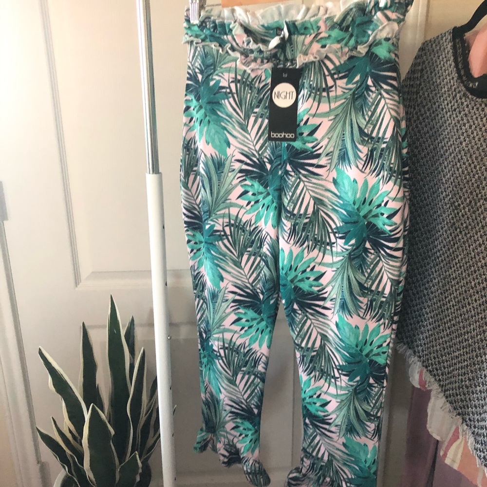 Palm Print Cropped Pants